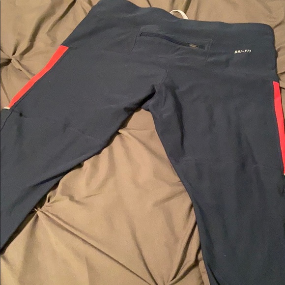 Nike Capri leggings - Picture 3 of 3